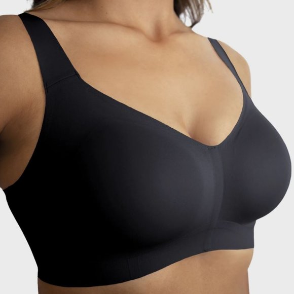Evelyn & Bobbie Beyond Seamless Wirefree Bra  Size Medium - Picture 1 of 3